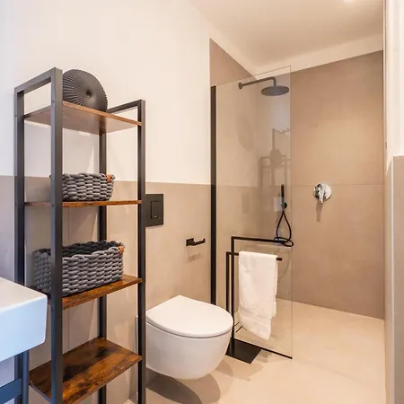 Incanto Luxury With A Panoramic Pool לימונה סול גרדה