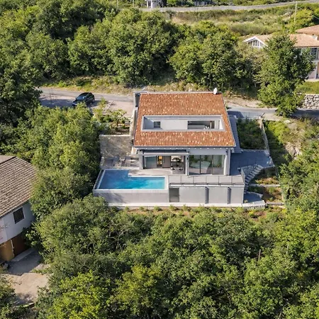 Incanto Luxury With A Panoramic Pool וילה